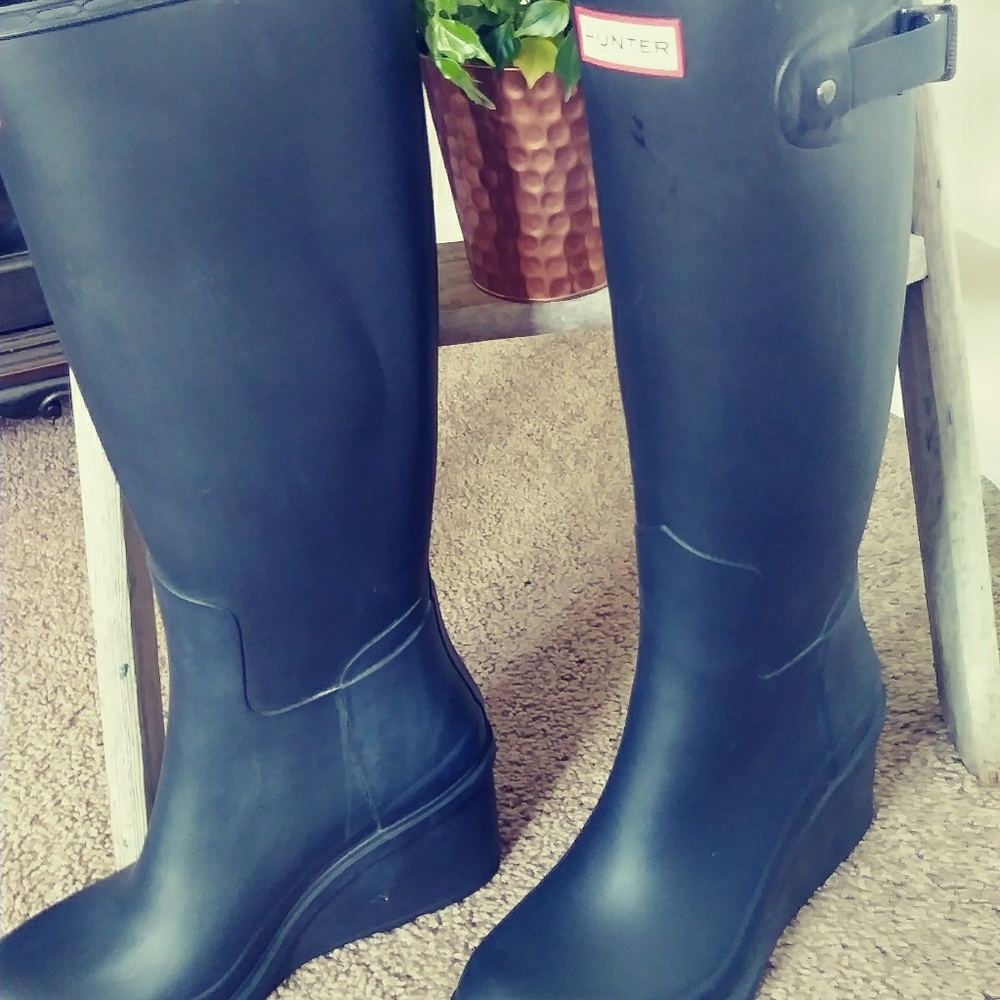 Hunter tall wedge boot sz 10